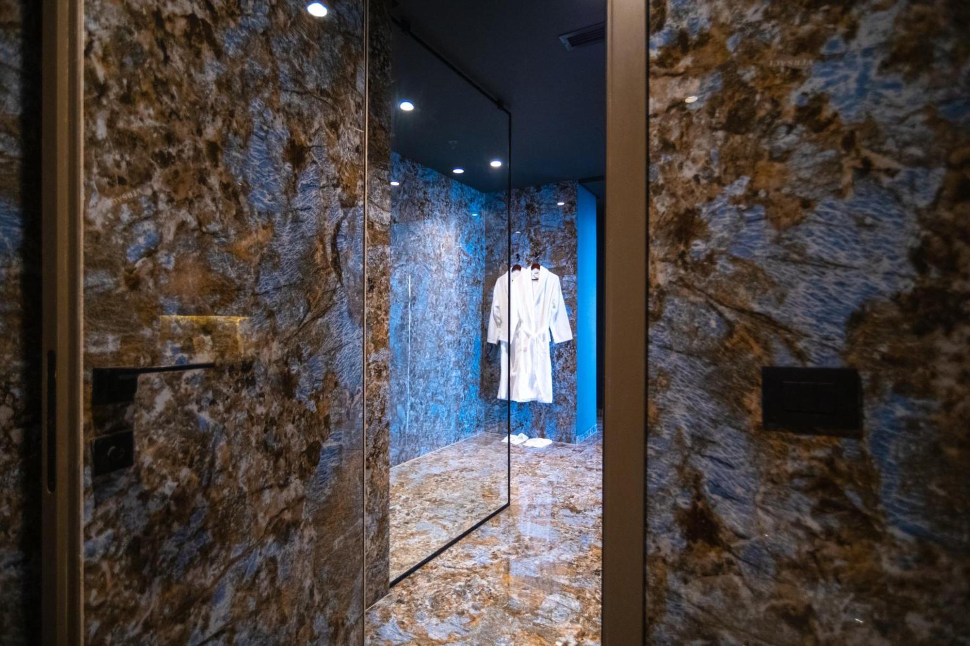 Arka Art Hotel Kashari Exterior foto Bathroom